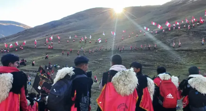 Qoylluriti: pellegrinaggio andino tra spiritualità peruviana e sincretismo sacro